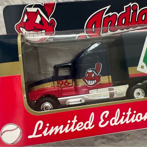 1996 MLB Cleveland Indians chief wahoo matchbox truck limited edition - Picture 3 of 5